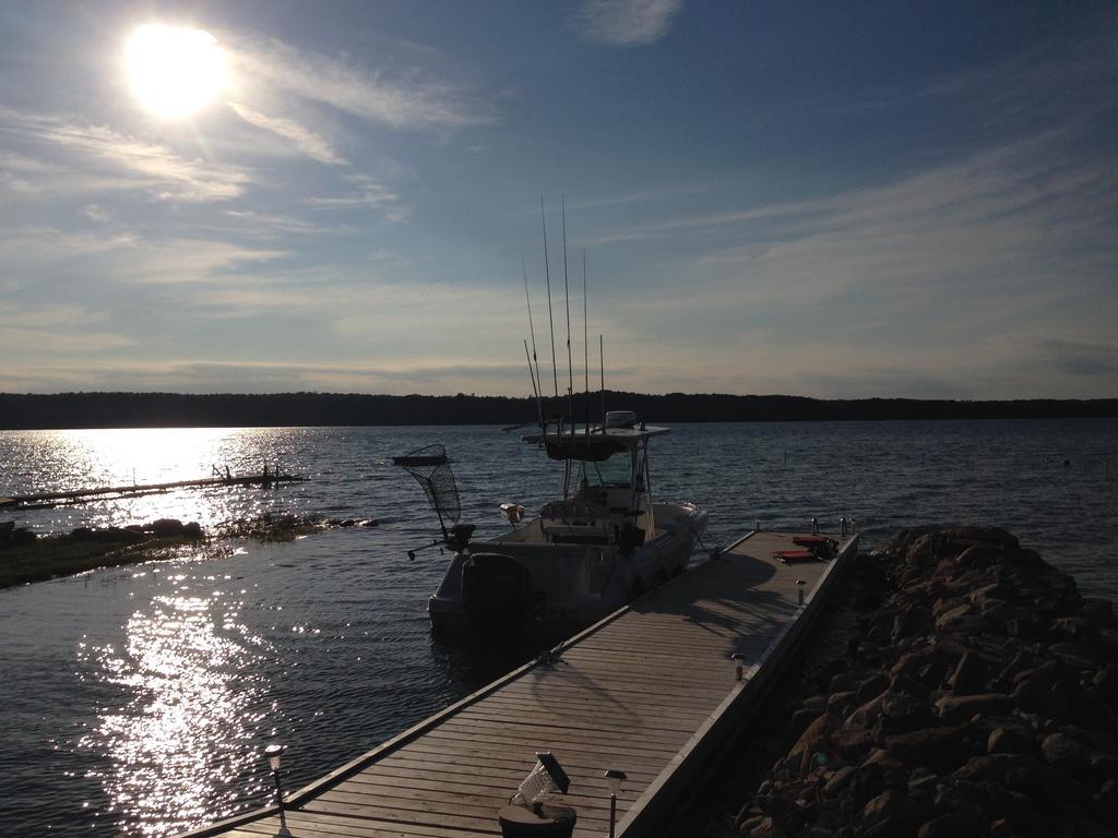 N' This On The Bay -Vacation Suite Wiarton Exteriér fotografie