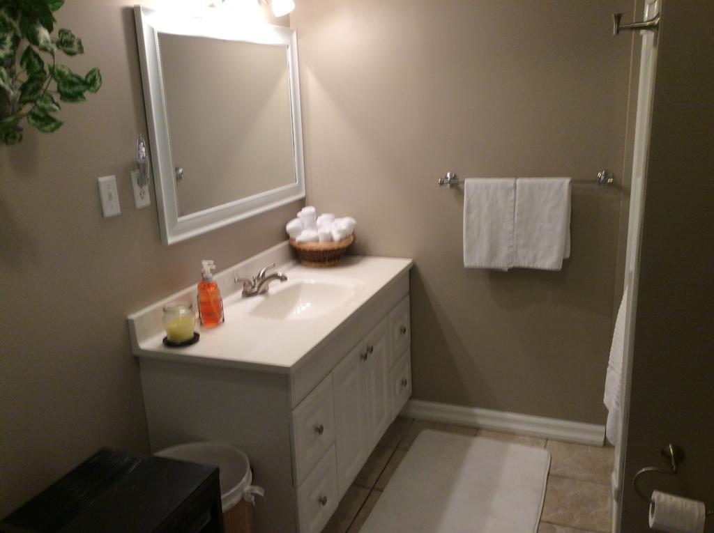 N' This On The Bay -Vacation Suite Wiarton Exteriér fotografie