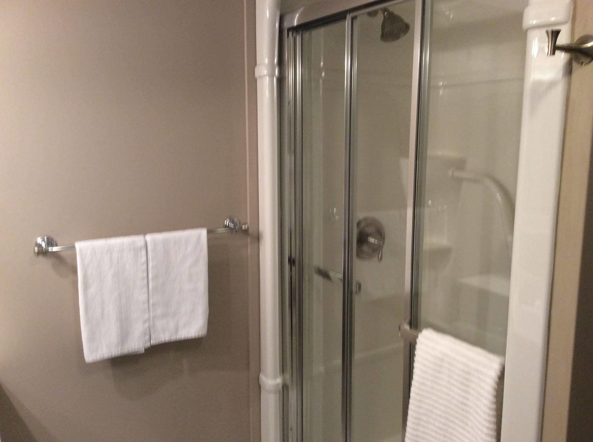 N' This On The Bay -Vacation Suite Wiarton Exteriér fotografie