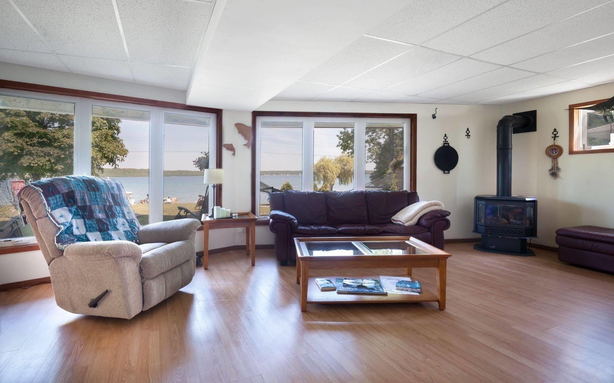 N' This On The Bay -Vacation Suite Wiarton Exteriér fotografie